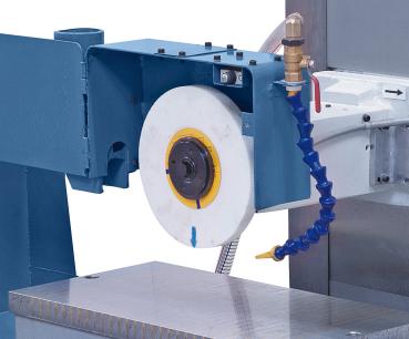 Low-vibration running and high accuracy of the grinding spindle thanks to the preloaded special bearings.
